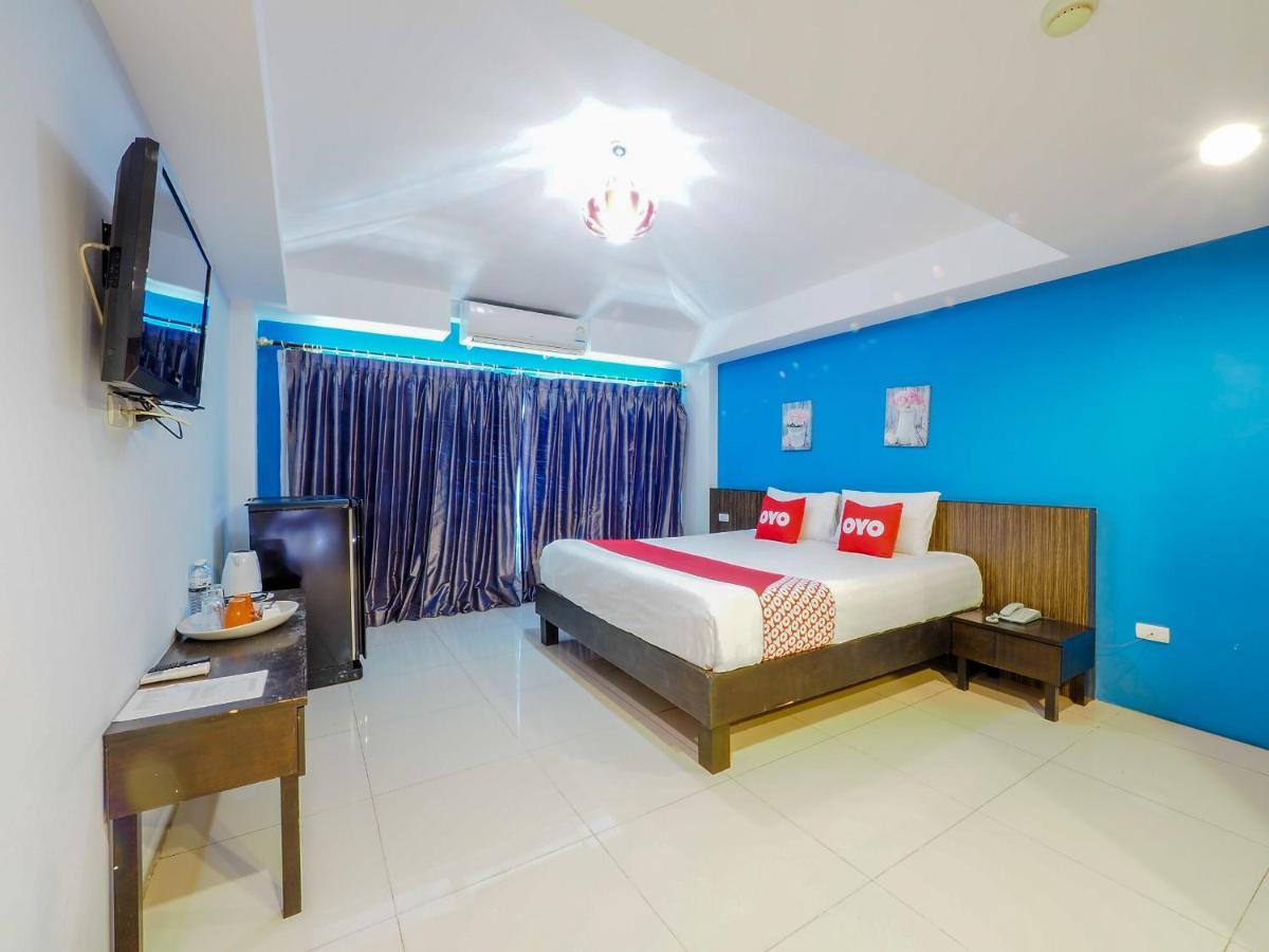 Oyo 75367 Ud Pattaya Hotel Банг Ламунг Екстериор снимка