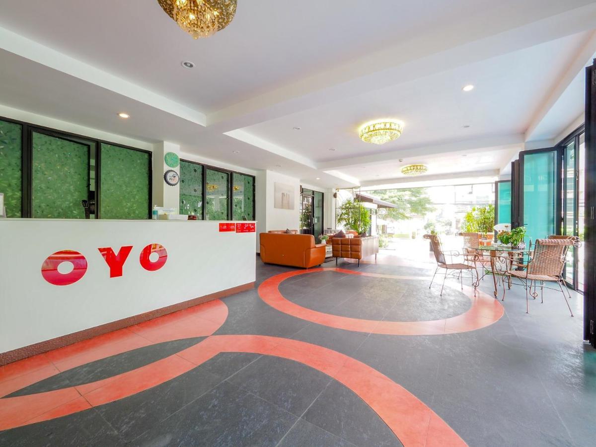 Oyo 75367 Ud Pattaya Hotel Банг Ламунг Екстериор снимка