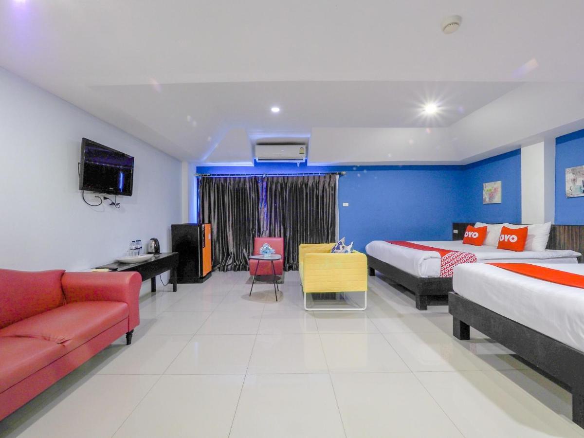 Oyo 75367 Ud Pattaya Hotel Банг Ламунг Екстериор снимка