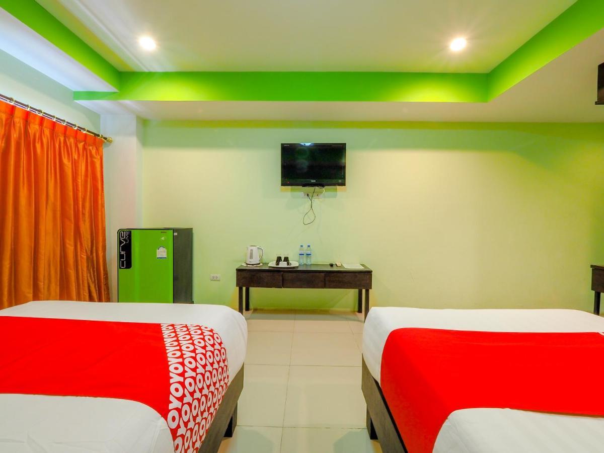 Oyo 75367 Ud Pattaya Hotel Банг Ламунг Екстериор снимка