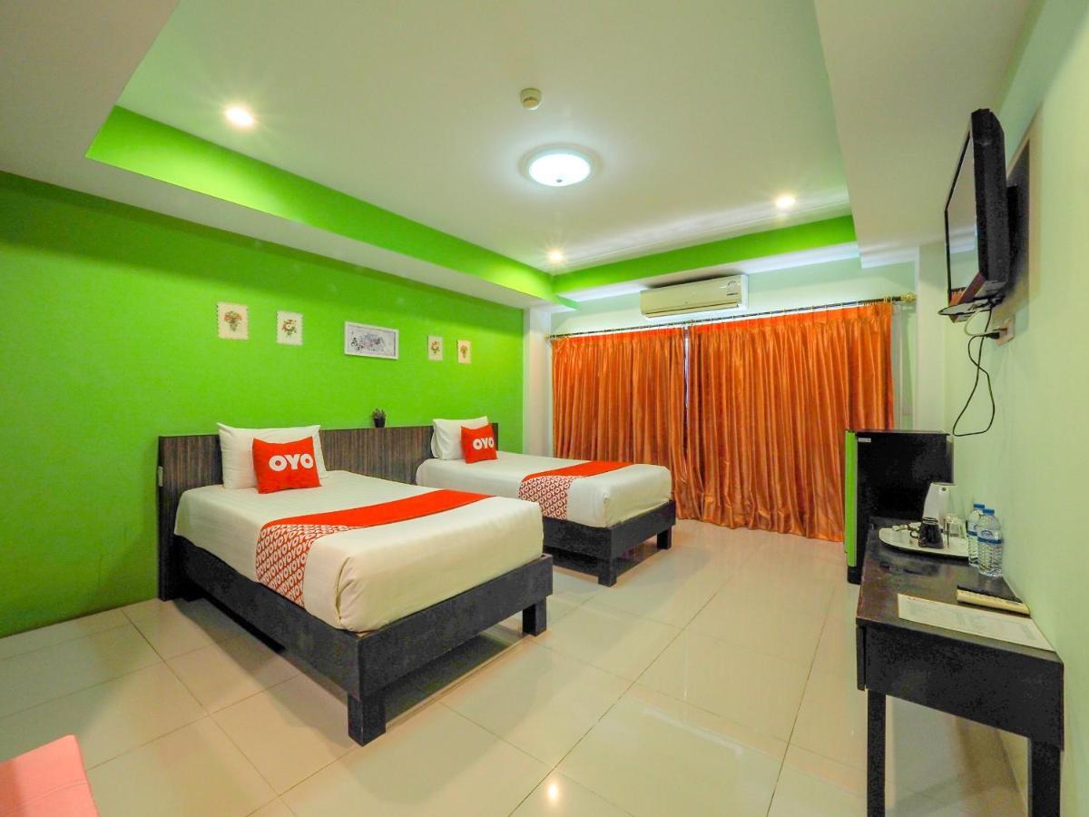 Oyo 75367 Ud Pattaya Hotel Банг Ламунг Екстериор снимка