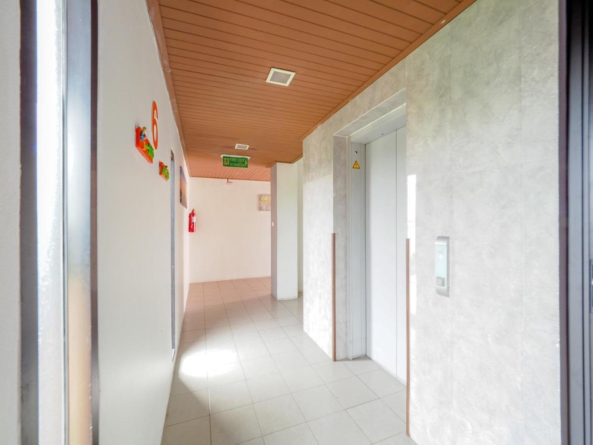 Oyo 75367 Ud Pattaya Hotel Банг Ламунг Екстериор снимка