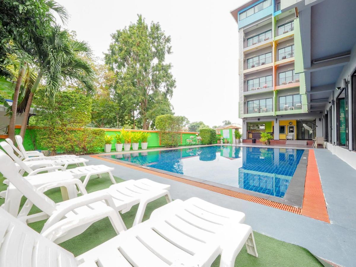 Oyo 75367 Ud Pattaya Hotel Банг Ламунг Екстериор снимка