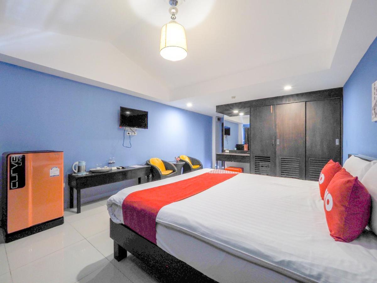 Oyo 75367 Ud Pattaya Hotel Банг Ламунг Екстериор снимка