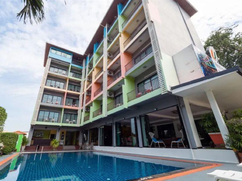 Oyo 75367 Ud Pattaya Hotel Банг Ламунг Екстериор снимка
