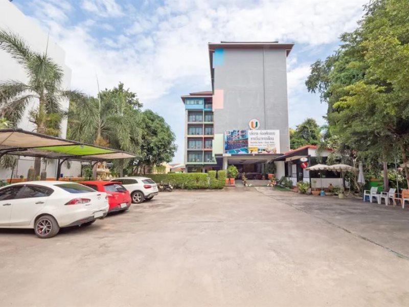 Oyo 75367 Ud Pattaya Hotel Банг Ламунг Екстериор снимка