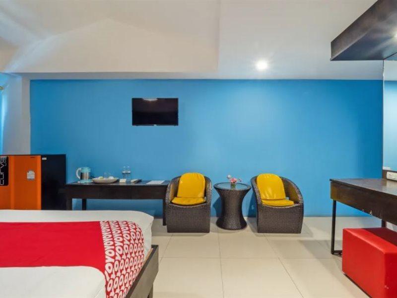 Oyo 75367 Ud Pattaya Hotel Банг Ламунг Екстериор снимка