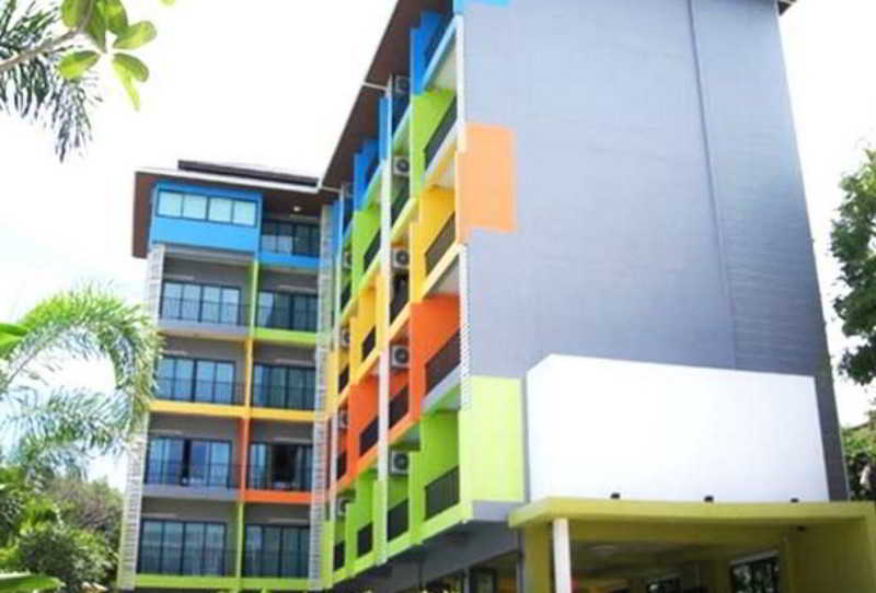 Oyo 75367 Ud Pattaya Hotel Банг Ламунг Екстериор снимка