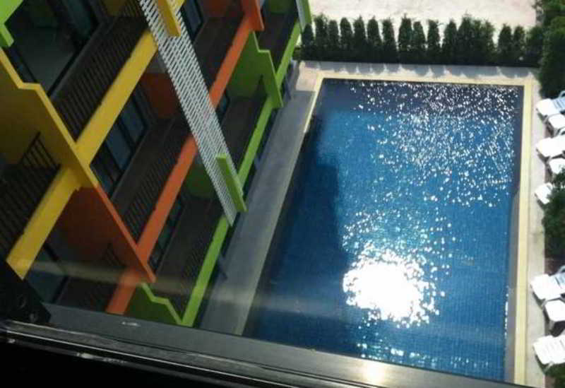 Oyo 75367 Ud Pattaya Hotel Банг Ламунг Екстериор снимка