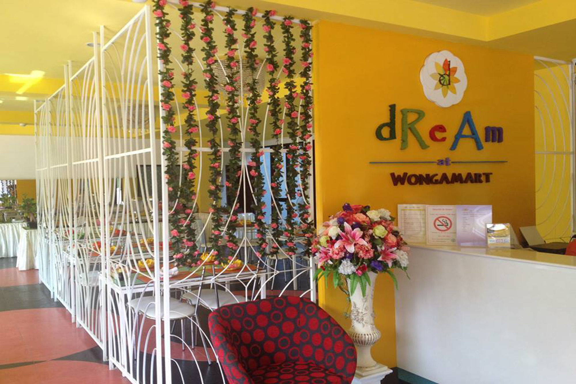 Oyo 75367 Ud Pattaya Hotel Банг Ламунг Екстериор снимка